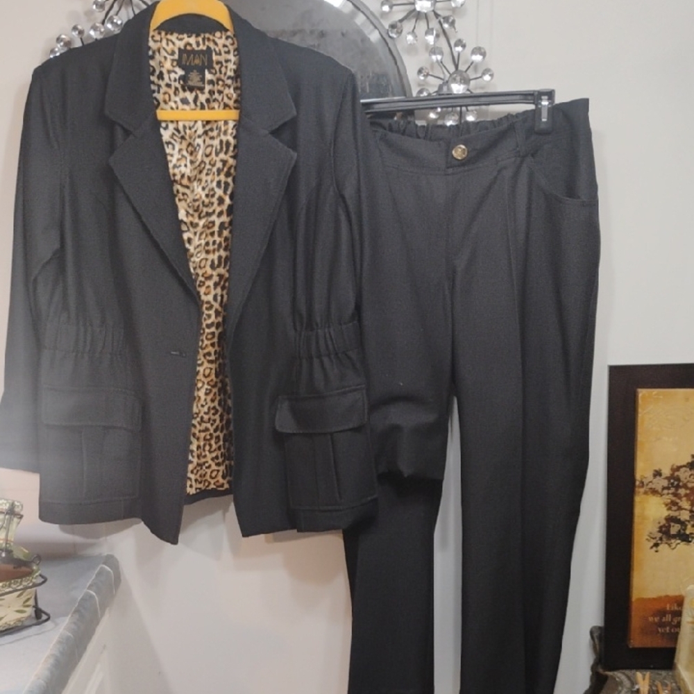 IMAN Leopard Print Lining Blazer And Pants